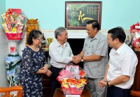 Phó Bí thư Thường trực Tỉnh ủy Lê Kim Toàn thăm, chúc tết các đồng chí nguyên lãnh đạo tỉnh