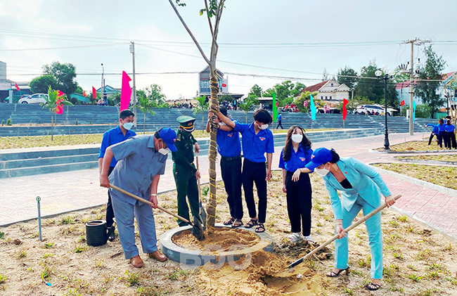 Phát động thi đua chào mừng đại hội Đoàn các cấp và Tết trồng cây năm 2022